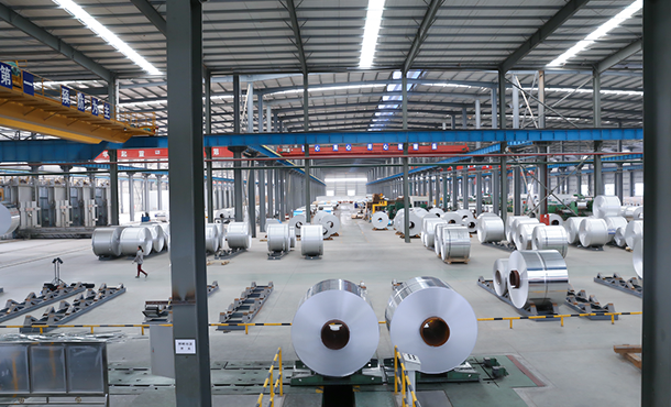 промышленный алюминиевый рулон на складе